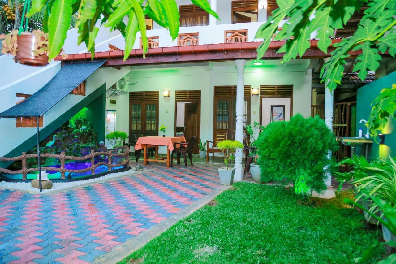 Sanda Hiru Guest Mirissa Exterior photo