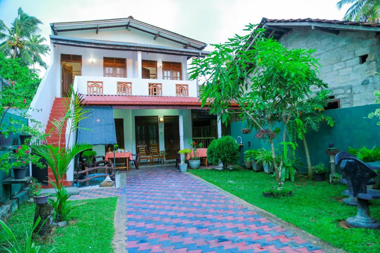 Sanda Hiru Guest Mirissa Exterior photo