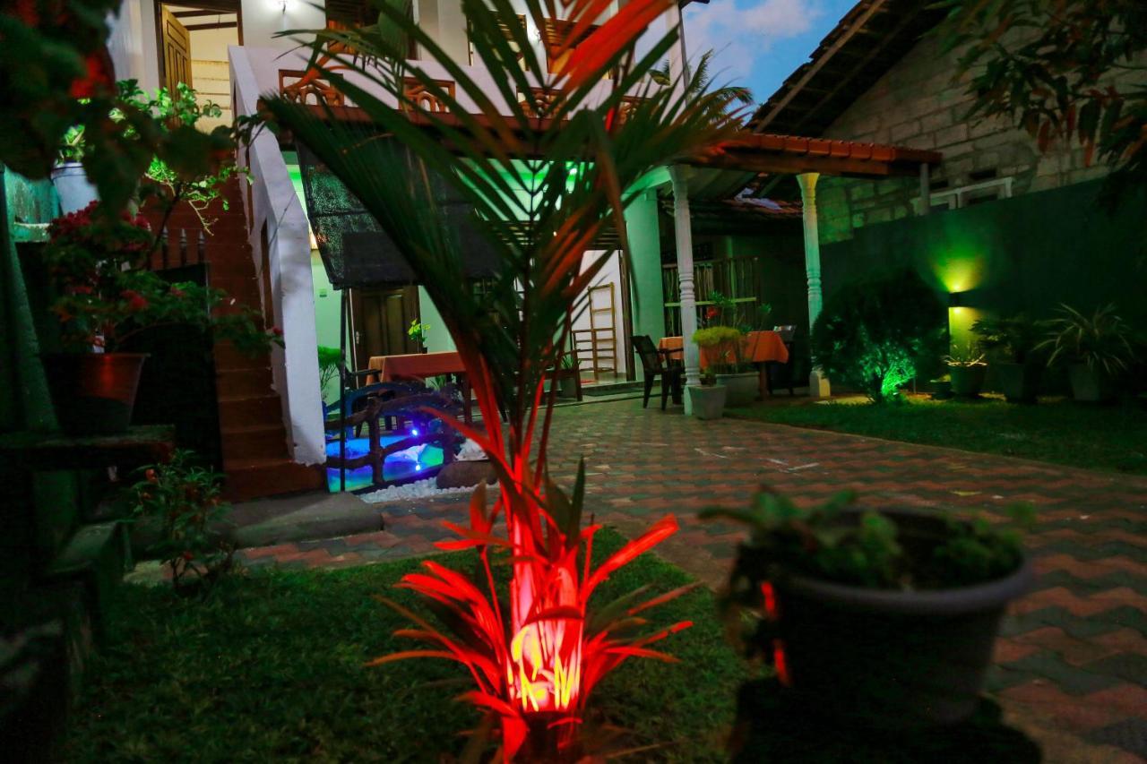 Sanda Hiru Guest Mirissa Exterior photo